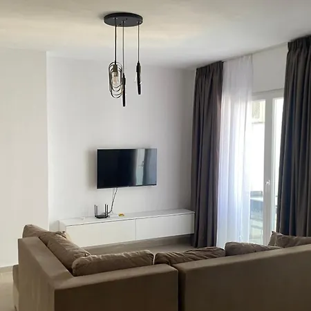 Family Retreat On The By Wave Apartment Durres