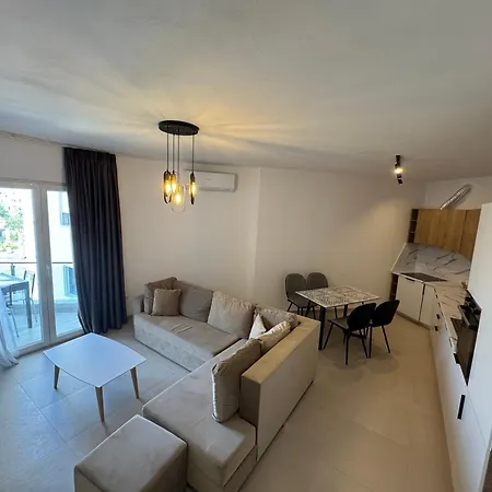 Apartment Family Retreat On The By Wave *